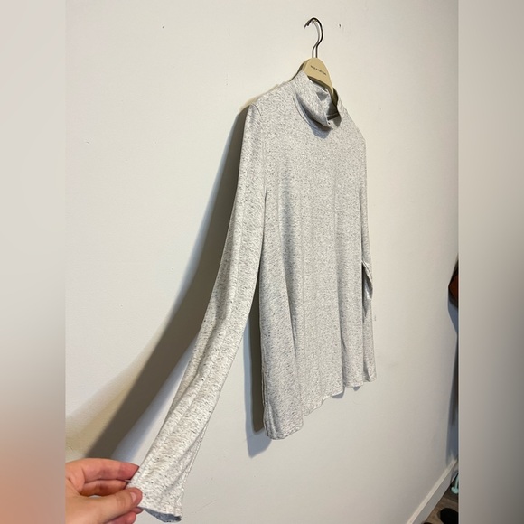 Roots Turtle Neck Long Sleeve - Picture 3 of 5